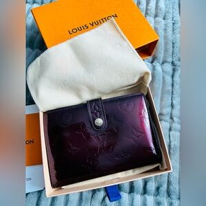 Authentic Louis Vuitton kiss lock Wallet